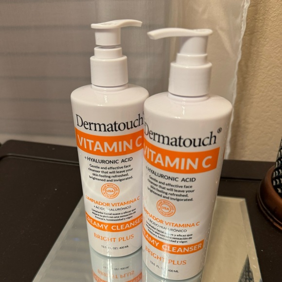 Dermatouch Vitamin C & Hyaluronic Acid Creamy Cleanser Bright Plus (2) brand new - Picture 7 of 7